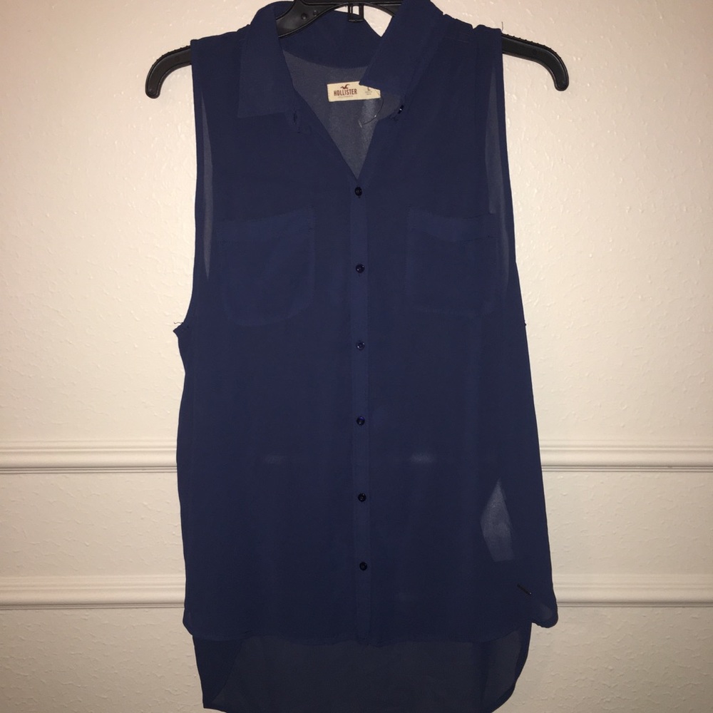 NAVY BUTTON DOWN BLOUSE